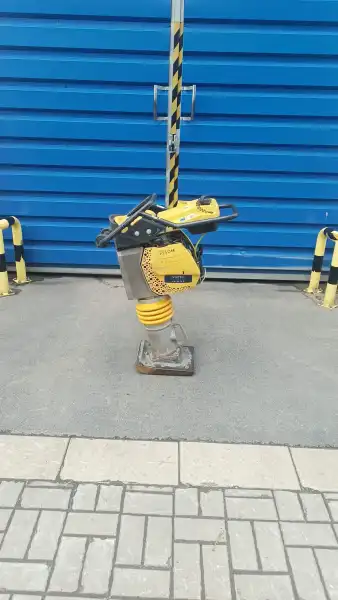 Vibrační pěch Bomag BT 65